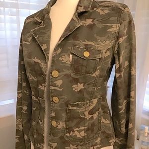 Levi’s Tab Twill Camo Jacket  Size S/M